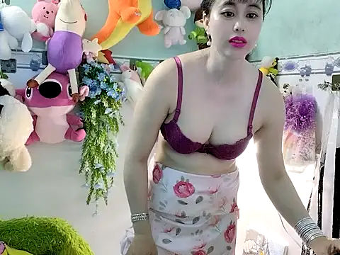 Snapshot of emgaixinhngoan chatting on 10-15-25, 12:55 emgaixinhngoan online show from 10-15-25, 12:55