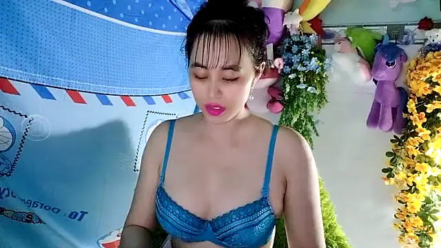 Snapshot of emgaixinhngoan chatting on 10-16-25, 04:19 emgaixinhngoan online show from 10-16-25, 04:19