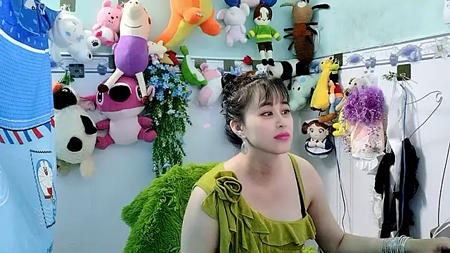 Snapshot of emgaixinhngoan chatting on 10-21-25, 09:43 emgaixinhngoan online show from 10-21-25, 09:43