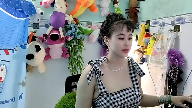 Snapshot of emgaixinhngoan chatting on 11-23-25, 05:18 emgaixinhngoan online show from 11-23-25, 05:18