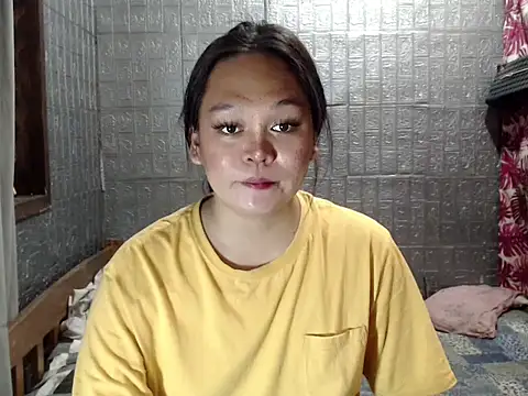Snapshot of BunnyChain_ chatting on 09-21-25, 12:01 BunnyChain online show from 09-21-25, 12:01