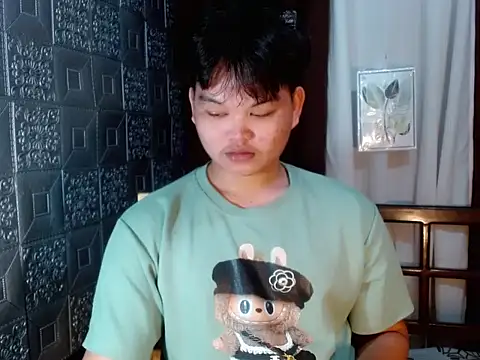 Reynelcock online show from 10-08-25, 04:48