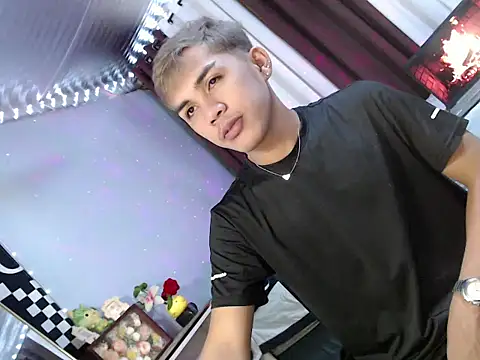 urhot chany online show from 07-10-26, 04:39