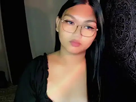 Snapshot of Lou_heart chatting on 07-17-26, 07:48 Lou heart online show from 07-17-26, 07:48
