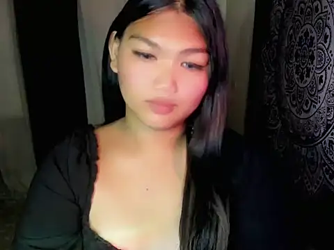 Snapshot of Lou_heart chatting on 07-21-26, 06:27 Lou heart online show from 07-21-26, 06:27