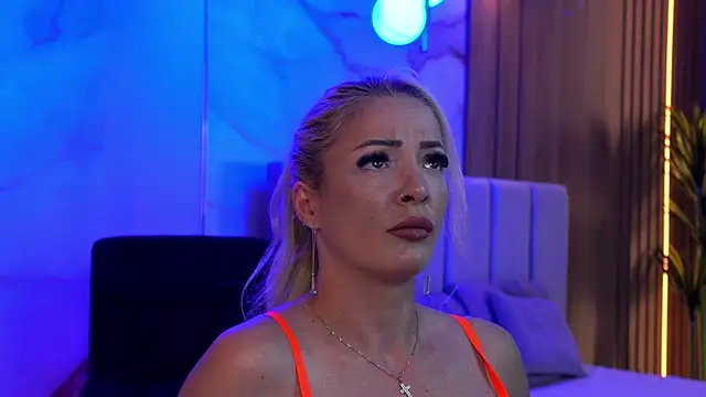 Izabellle02 online show from 04-18-26, 06:06