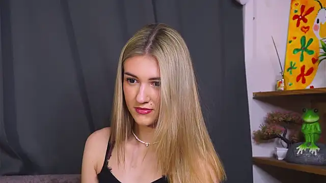 Snapshot of BeatrixGummer chatting on 09-21-25, 08:21 BeatrixGummer online show from 09-21-25, 08:21