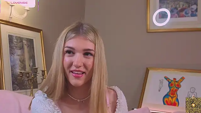 Snapshot of BeatrixGummer chatting on 09-27-25, 08:14 BeatrixGummer online show from 09-27-25, 08:14