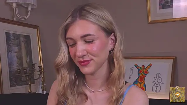 Snapshot of BeatrixGummer chatting on 10-15-25, 08:20 BeatrixGummer online show from 10-15-25, 08:20