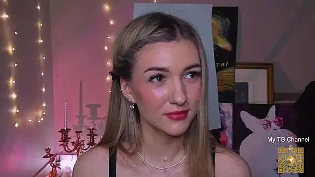 Snapshot of BeatrixGummer chatting on 11-21-25, 08:18 BeatrixGummer online show from 11-21-25, 08:18