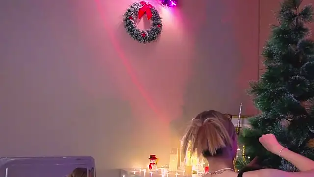 Snapshot of BeatrixGummer chatting on 12-13-25, 08:25 BeatrixGummer online show from 12-13-25, 08:25