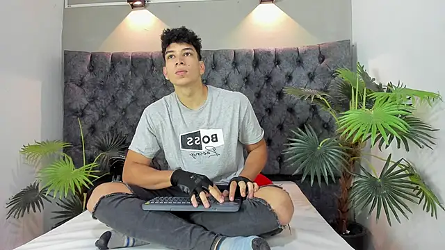 ALAN REDINGER online show from 10-10-25, 01:21