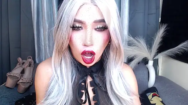 Snapshot of UrGoddess_xx chatting on 10-08-25, 05:10 UrGoddess xx online show from 10-08-25, 05:10