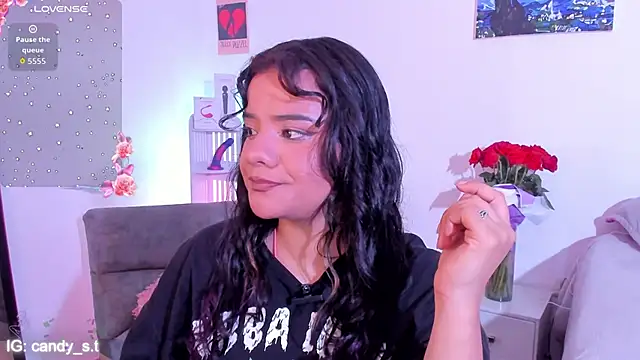 Shophie thoopson online show from 06-03-26, 04:04
