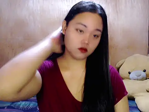  Lylia online show from 05-13-26, 11:44