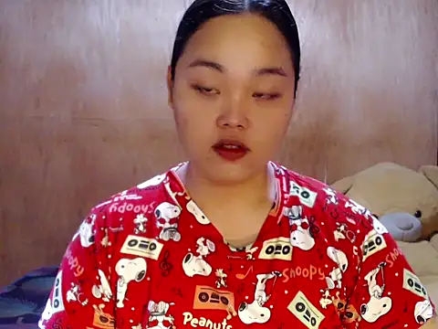  Lylia online show from 05-17-26, 04:32