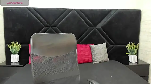 Dantzel  online show from 02-06-26, 07:50