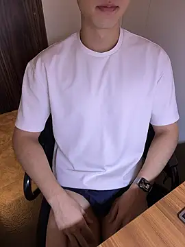 Snapshot of gochu1004 chatting on 10-21-25, 01:56 gochu1004 online show from 10-21-25, 01:56