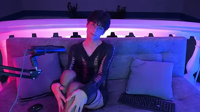 luixdust  online show from 09-25-25, 05:44