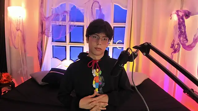 luixdust  online show from 10-10-25, 06:01