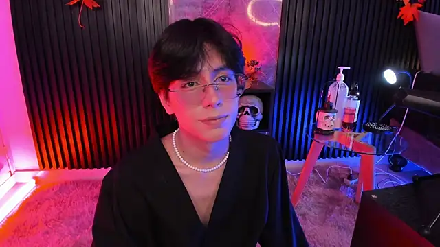 luixdust  online show from 10-17-25, 06:05