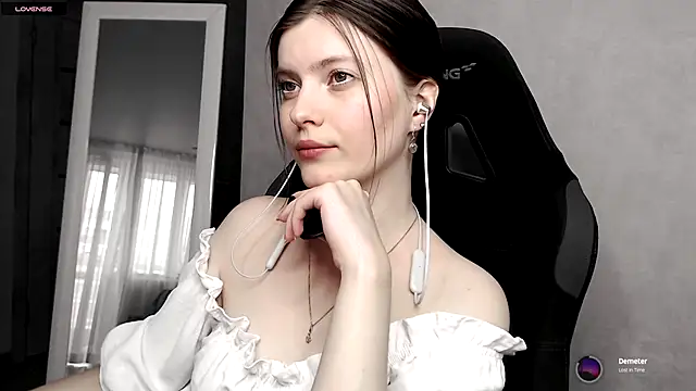 Snapshot of cute_elfy_ chatting on 09-09-25, 02:05 cute elfy online show from 09-09-25, 02:05
