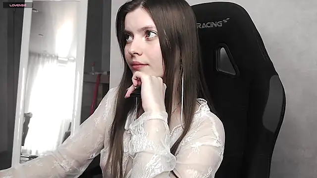 Snapshot of cute_elfy_ chatting on 10-03-25, 02:03 cute elfy online show from 10-03-25, 02:03
