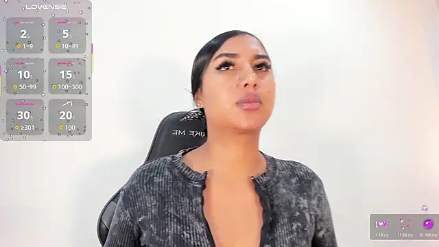 Snapshot of SalomeeBell chatting on 12-22-25, 08:28 SalomeeBell online show from 12-22-25, 08:28