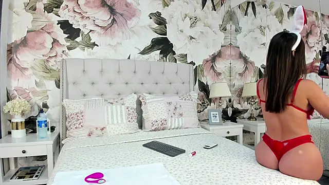 Snapshot of MaddyMay_ chatting on 11-17-25, 07:52 MaddyMay online show from 11-17-25, 07:52