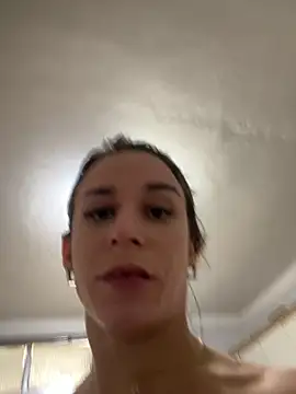 Isabelaa  online show from 05-15-26, 05:42