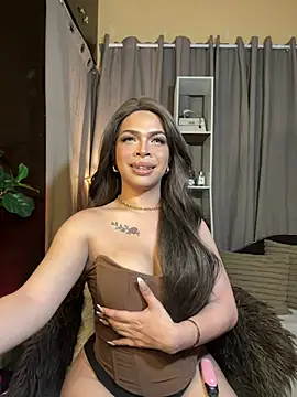 Snapshot of Nyxie_luxx chatting on 03-19-26, 02:10 Nyxie luxx online show from 03-19-26, 02:10