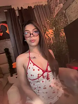 Snapshot of Nyxie_luxx chatting on 03-27-26, 03:56 Nyxie luxx online show from 03-27-26, 03:56