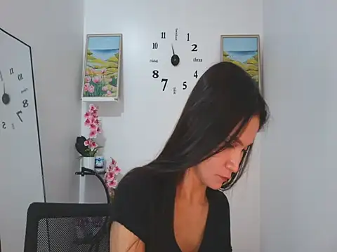 Snapshot of anne_smithe chatting on 11-05-25, 01:33 anne smithe online show from 11-05-25, 01:33