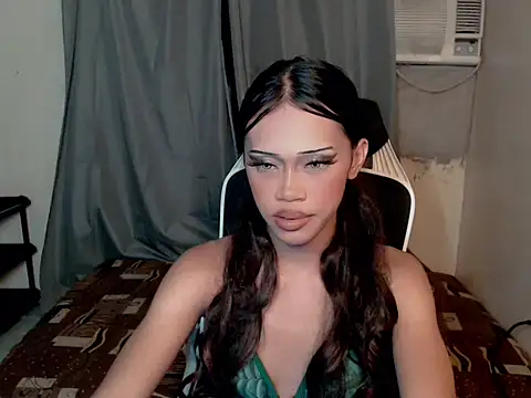 Snapshot of urcurlydiva chatting on 05-31-26, 11:50 urcurlydiva online show from 05-31-26, 11:50