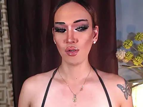 Snapshot of AleinaCroft chatting on 05-31-26, 03:08 AleinaCroft online show from 05-31-26, 03:08
