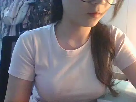 Linzly online show from 10-20-25, 04:40