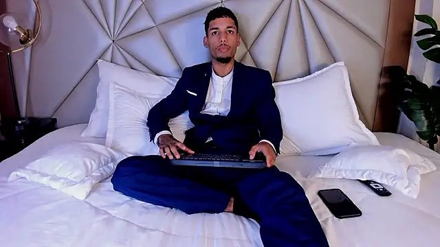 Thiagoferreti online show from 02-12-26, 04:40