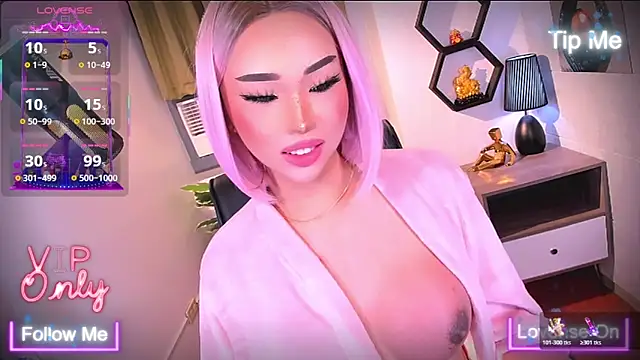 TriciaCumLoader online show from 04-18-26, 09:57