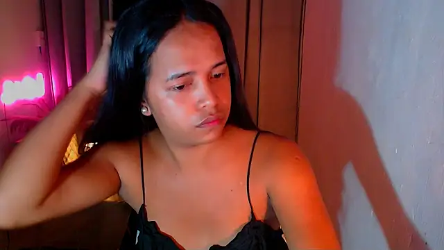 Snapshot of Lorainnelustts chatting on 12-22-25, 09:17 Lorainnelustts online show from 12-22-25, 09:17