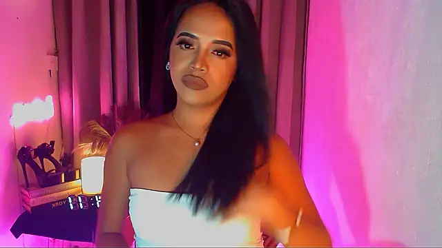 Snapshot of Lorainnelustts chatting on 01-18-26, 05:17 Lorainnelustts online show from 01-18-26, 05:17