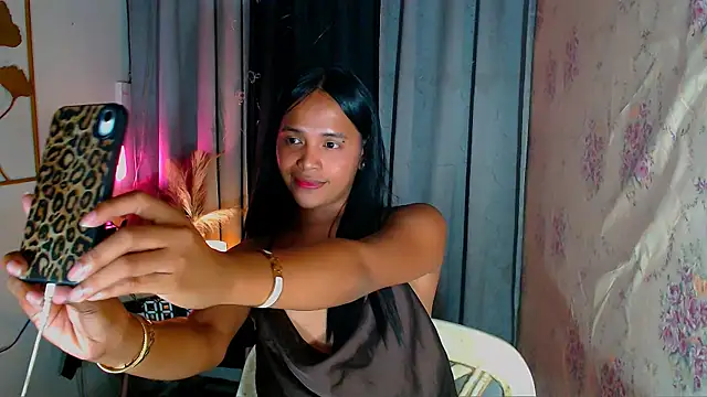 Snapshot of Lorainnelustts chatting on 02-17-26, 03:51 Lorainnelustts online show from 02-17-26, 03:51