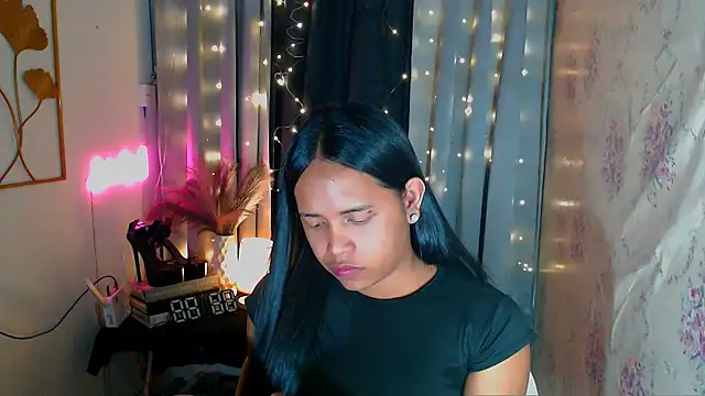 Snapshot of Lorainnelustts chatting on 02-19-26, 02:02 Lorainnelustts online show from 02-19-26, 02:02