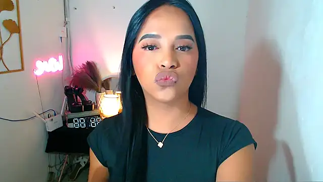 Snapshot of Lorainnelustts chatting on 03-09-26, 02:15 Lorainnelustts online show from 03-09-26, 02:15