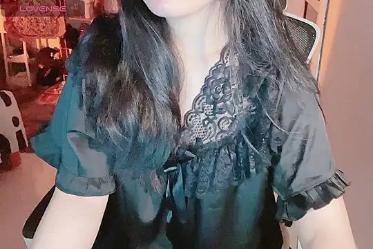 Snapshot of ___Daisy___ chatting on 10-13-25, 08:09 Daisy online show from 10-13-25, 08:09