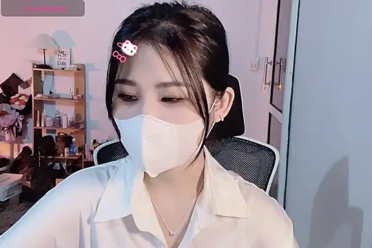 Snapshot of ___Daisy___ chatting on 10-30-25, 06:37 Daisy online show from 10-30-25, 06:37