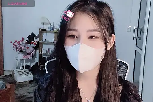 Snapshot of ___Daisy___ chatting on 11-04-25, 04:28 Daisy online show from 11-04-25, 04:28