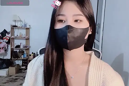 Snapshot of ___Daisy___ chatting on 11-11-25, 06:13 Daisy online show from 11-11-25, 06:13