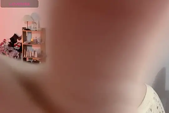 Snapshot of ___Daisy___ chatting on 11-19-25, 06:24 Daisy online show from 11-19-25, 06:24