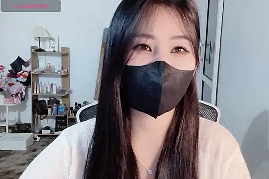 Snapshot of ___Daisy___ chatting on 11-20-25, 03:18 Daisy online show from 11-20-25, 03:18