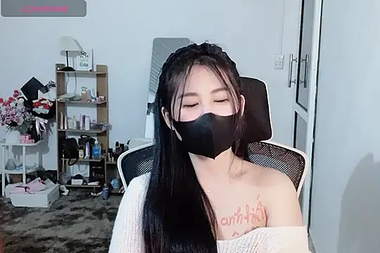 Snapshot of ___Daisy___ chatting on 11-20-25, 03:23 Daisy online show from 11-20-25, 03:23